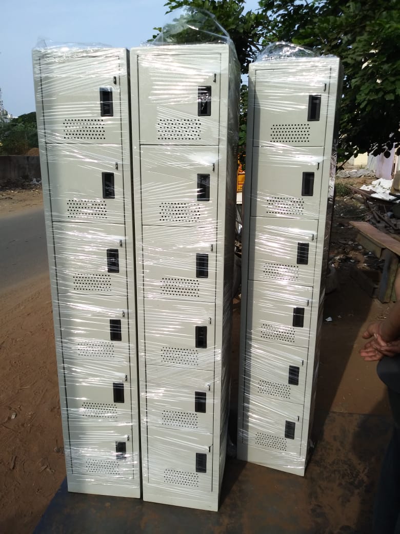 Single-row white locker cupboards