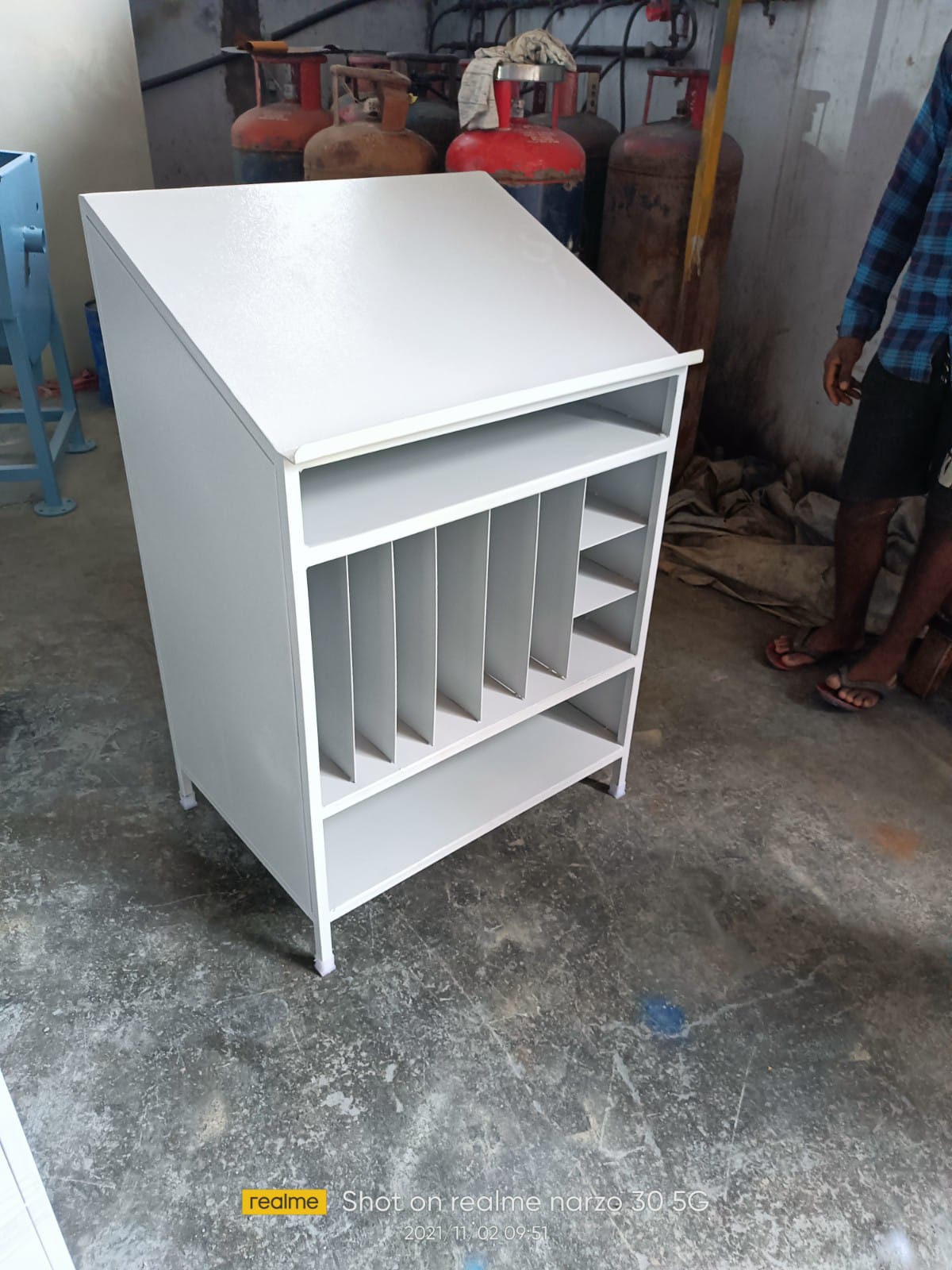 Sorting and assembly work table