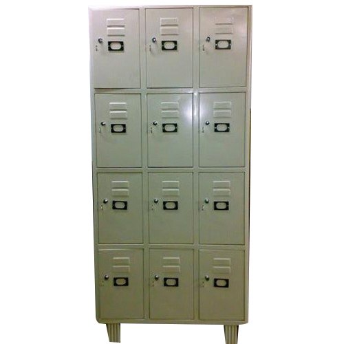 WORKERS & LOCKER CUPBOARD